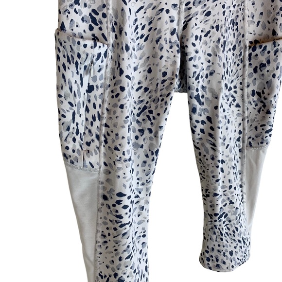 Athleta Spotty All In Crop High Rise Capri Leggings Foggy Grey - Picture 6 of 11